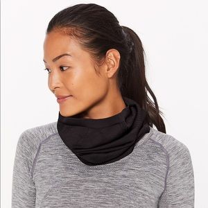 Lululemon Run It Out Neck Warmer